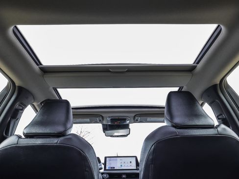 Used 2024 Toyota Prius Limited w/ Limited Premium Package image 6