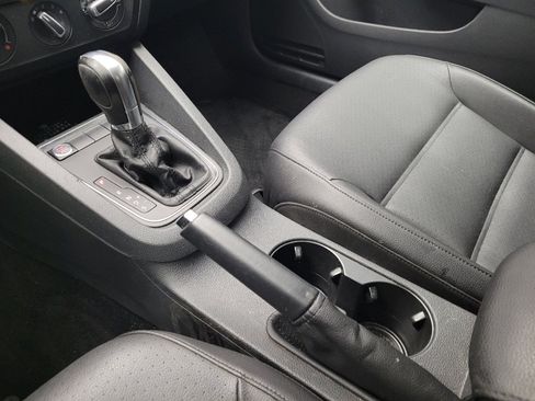 Used 2017 Volkswagen Jetta SE FWD image 26