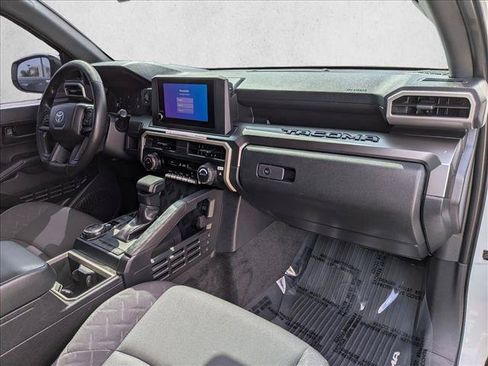 Certified 2025 Toyota Tacoma SR5 AWD/4WD image 20