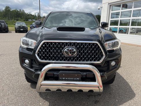 Used 2019 Toyota Tacoma TRD Sport AWD/4WD image 9