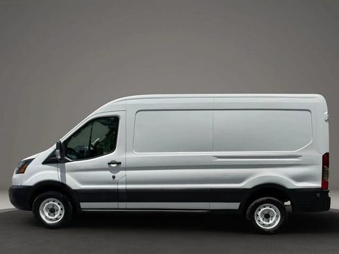 Used 2019 Ford Transit 150 148 Medium Roof RWD image 8