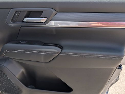 New 2027 GMC Terrain Elevation w/ Elevation Premium Package FWD image 31