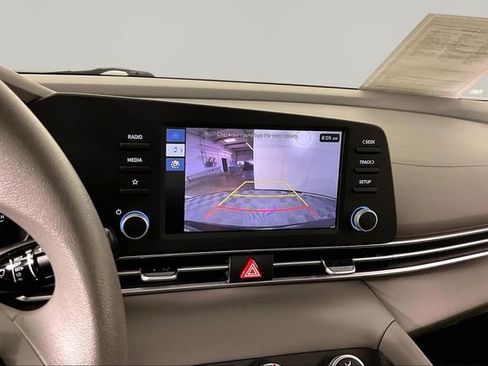Used 2026 Hyundai Elantra SE FWD image 13