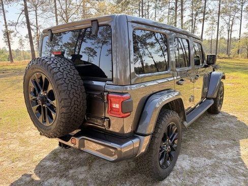 Used 2021 Jeep Wrangler Unlimited Sahara image 6