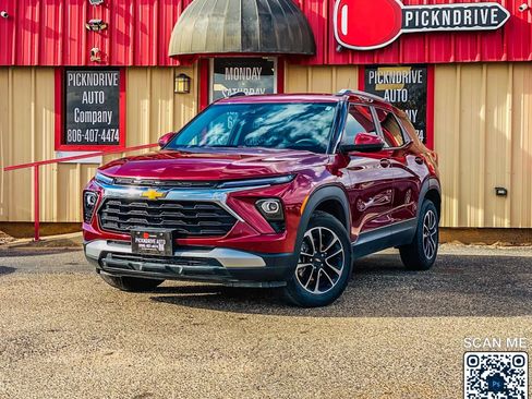 Used 2024 Chevrolet TrailBlazer LT w/ Driver Confidence Package image 2