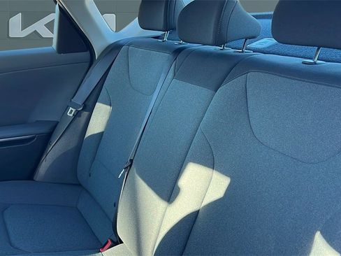 New 2025 Kia K4 LXS image 10