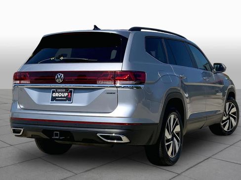 Used 2024 Volkswagen Atlas SE AWD/4WD image 13