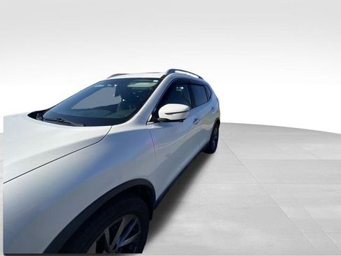 Used 2016 Nissan Rogue SL w/ SL Premium Package image 2