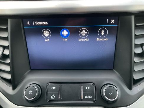 Used 2022 GMC Acadia SLT w/ Technology Package image 19