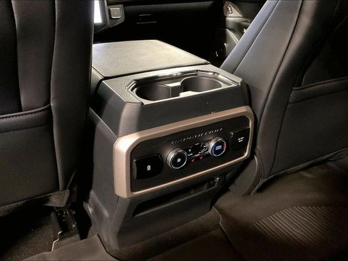 Used 2024 Ford Expedition Limited image 32