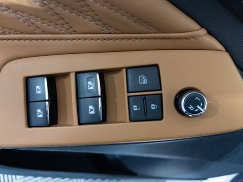 Used 2020 Toyota Avalon Limited w/ Advanced Safety Package image 19