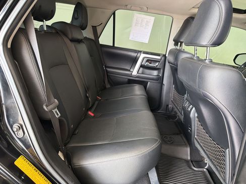 Used 2018 Toyota 4Runner Limited AWD/4WD image 31