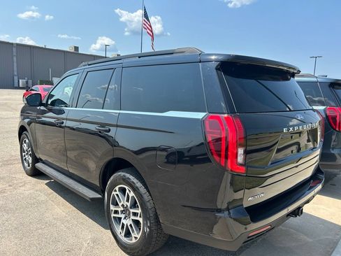 Used 2025 Ford Expedition Active AWD/4WD image 6