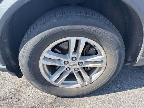 Used 2023 Ford Explorer XLT w/ Class IV Trailer Tow Package image 4