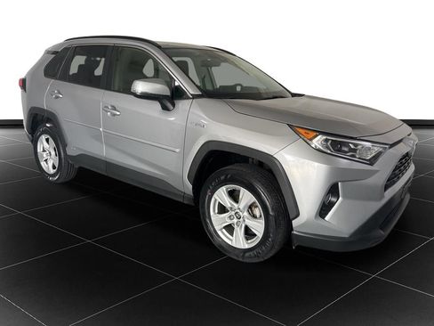 Used 2019 Toyota RAV4 XLE w/ Convenience Package AWD/4WD image 7