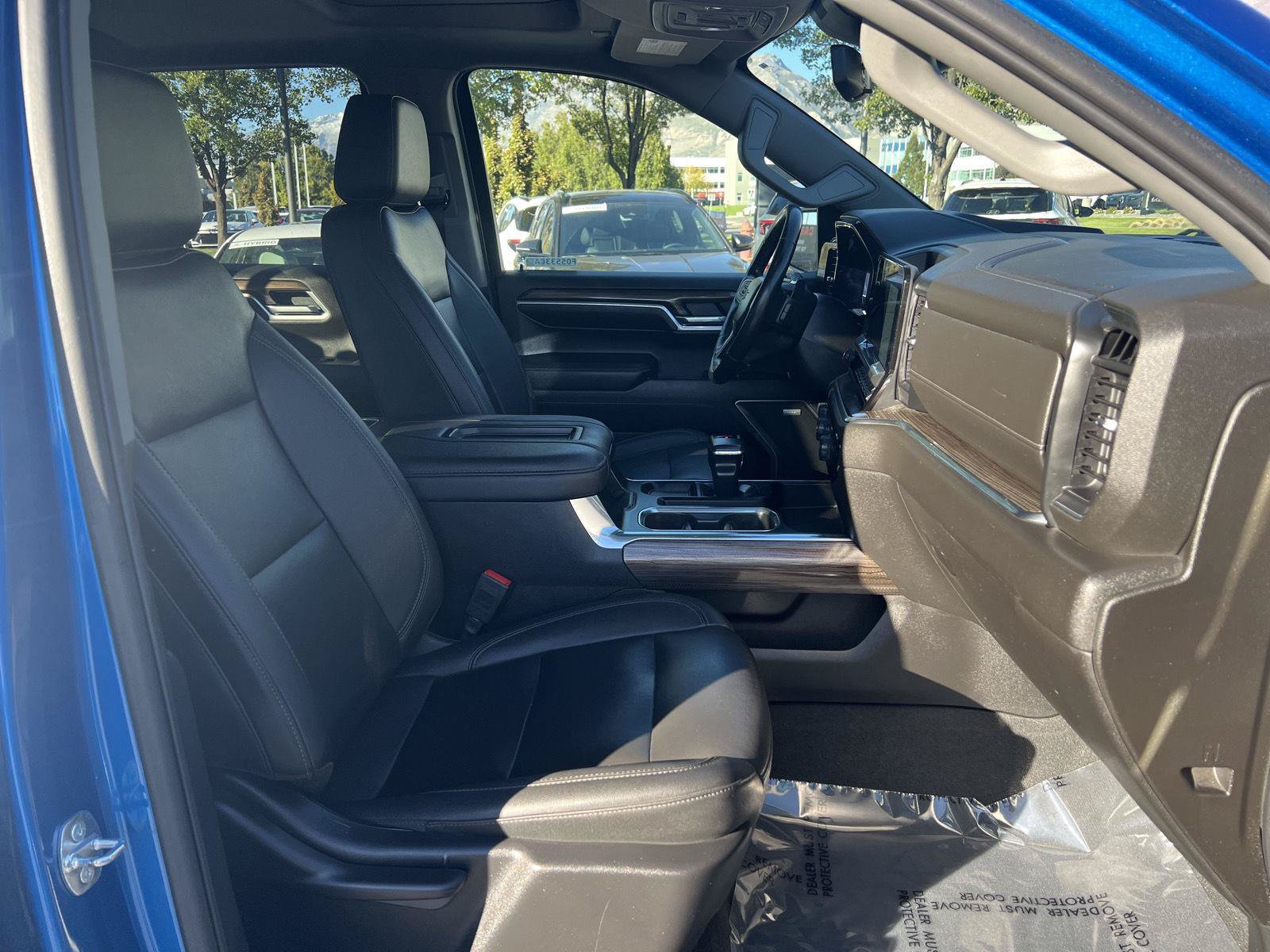 Used 2022 Chevrolet Silverado 1500 RST AWD/4WD image 4