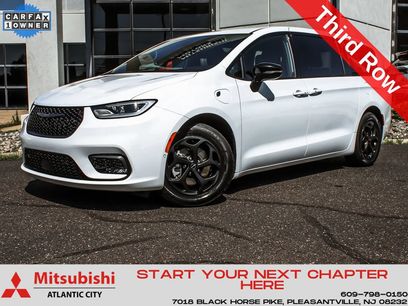 Used 2024 Chrysler Pacifica Limited