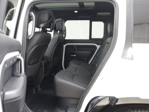 Certified 2025 Land Rover Defender 110 X-Dynamic SE AWD/4WD image 15
