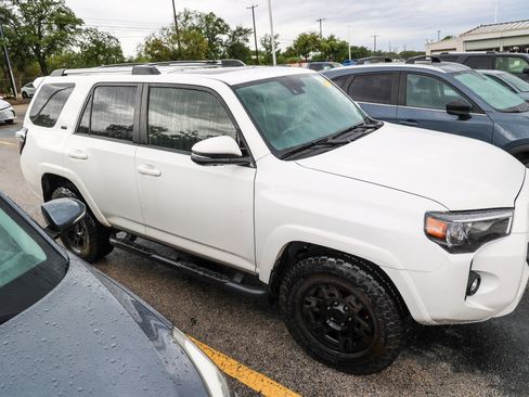 Used 2023 Toyota 4Runner SR5 Premium w/ Moonroof Package RWD image 6