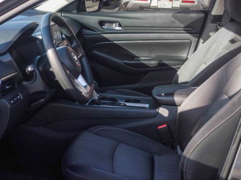 Certified 2022 Nissan Altima 2.5 S FWD image 18