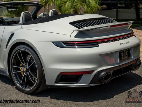 Used 2022 Porsche 911 Cabriolet AWD/4WD image 38