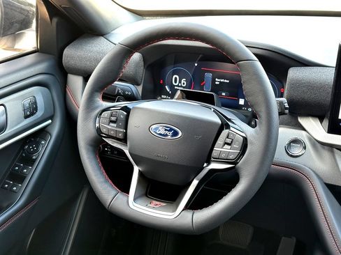 Used 2026 Ford Explorer ST AWD/4WD image 28