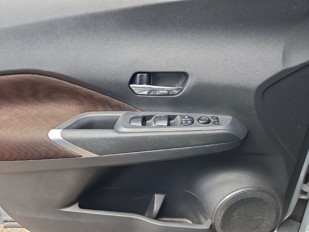 Used 2022 Nissan Kicks SR FWD image 18