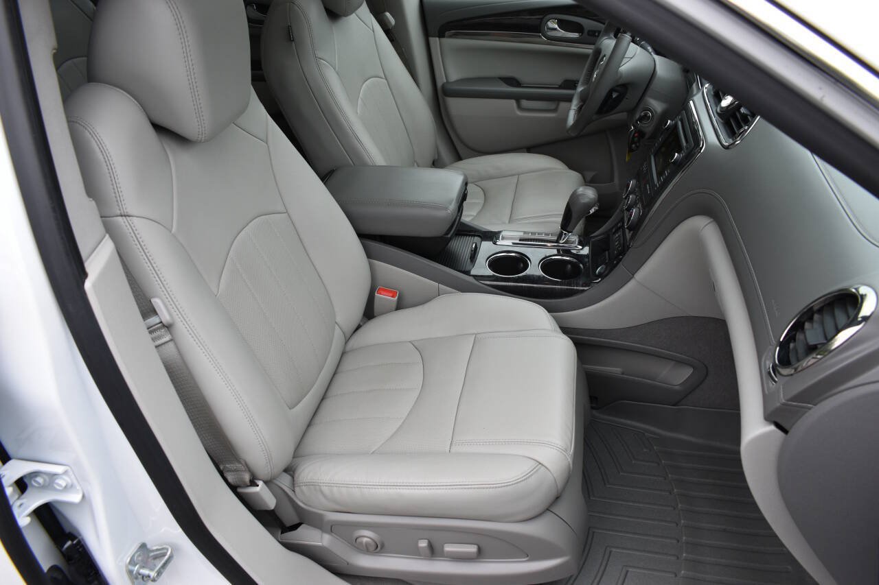 Used 2017 Buick Enclave Leather FWD image 23
