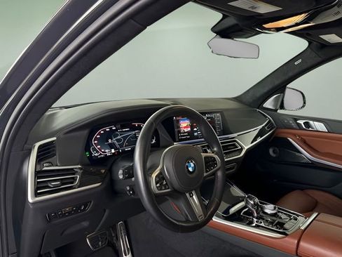 Used 2021 BMW X7 M50i w/ Dynamic Handling Package image 21