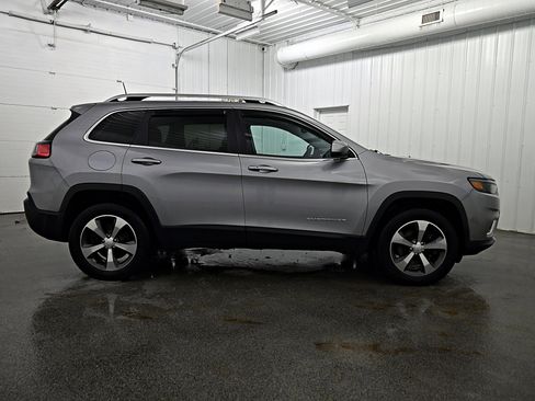 Used 2019 Jeep Cherokee Limited image 33