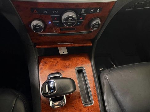 Used 2013 Chrysler 300 image 25