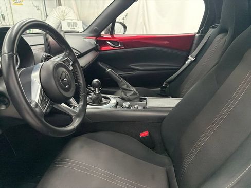 Used 2021 MAZDA MX-5 Miata Club RWD image 15