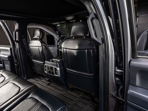 Used 2022 Ford F450 Platinum w/ FX4 Off-Road Package image 30