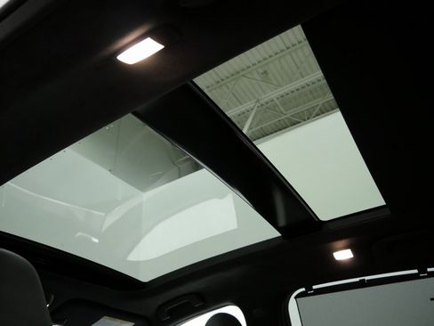 Used 2019 INFINITI QX50 Essential w/ Sensory Package image 4