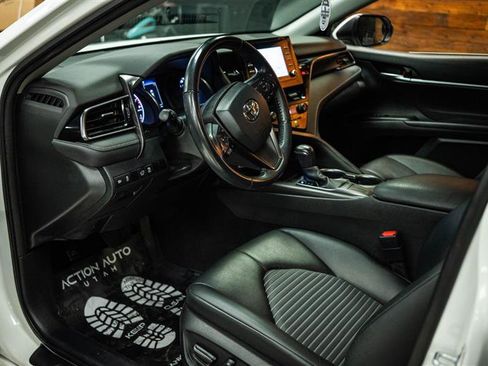 Used 2023 Toyota Camry SE image 8