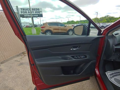 Used 2025 Nissan Murano SV AWD/4WD image 12