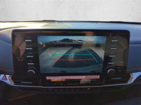 Used 2024 Toyota Sienna XSE w/ XSE Premium Package image 18