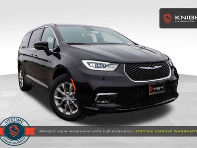 New 2026 Chrysler Pacifica Select