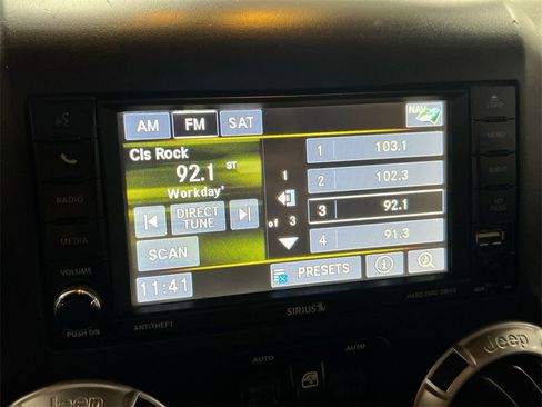 Used 2017 Jeep Wrangler Unlimited Sahara w/ Connectivity Group image 13