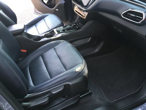 Used 2022 Chevrolet Bolt EUV Premier w/ Sun & Sound Package FWD image 27