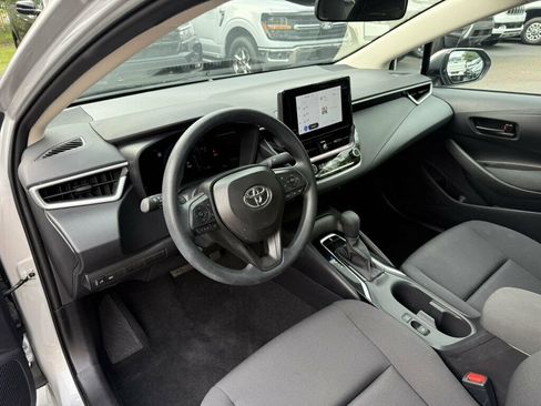 Used 2026 Toyota Corolla LE FWD image 3