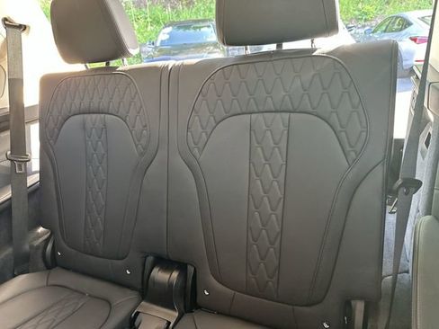 Used 2025 BMW X7 xDrive40i AWD/4WD image 25