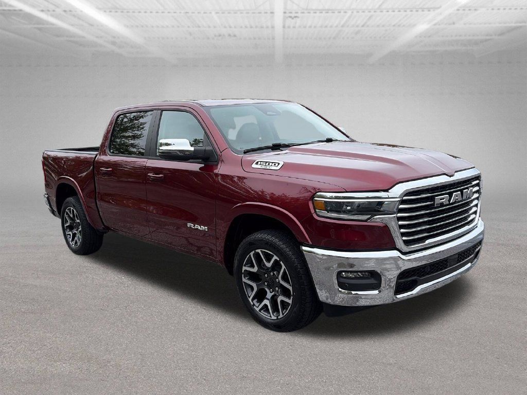 Used 2025 RAM 1500 Laramie AWD/4WD image 8