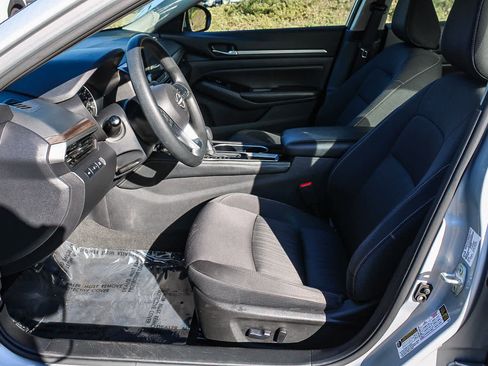 Used 2023 Nissan Altima 2.5 SV image 17