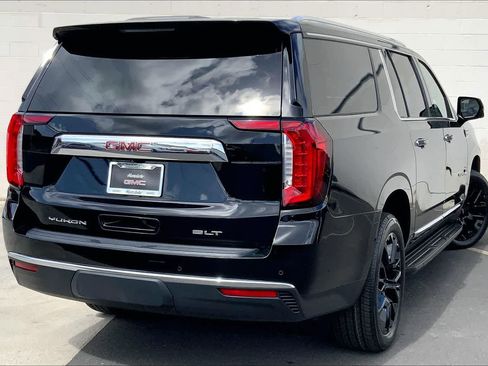 Used 2023 GMC Yukon XL SLT w/ SLT Luxury Package image 22