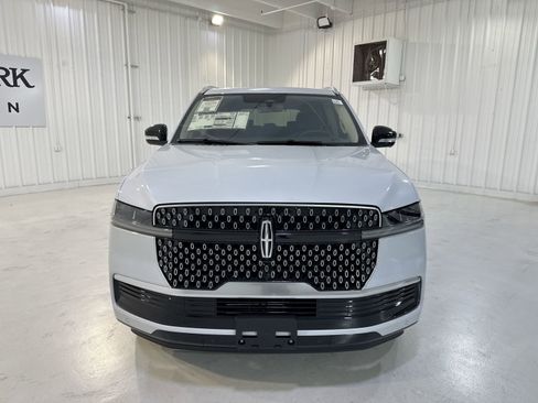 New 2025 Lincoln Navigator L Reserve image 33