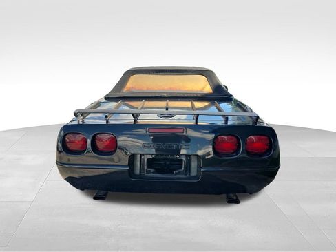 Used 1990 Chevrolet Corvette Convertible RWD image 6