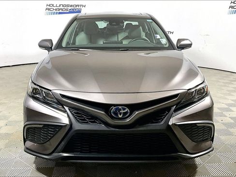 Used 2024 Toyota Camry SE w/ Audio Upgrade Package FWD image 2