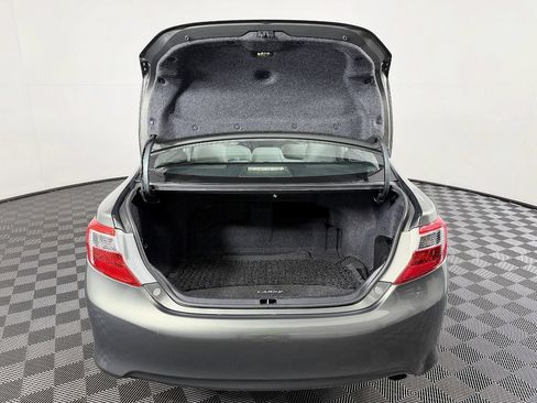 Used 2012 Toyota Camry XLE w/ Leather Pkg FWD image 13