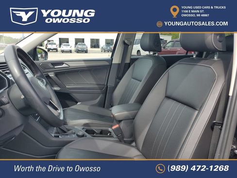 Used 2022 Volkswagen Tiguan SE w/ Panoramic Sunroof Package AWD/4WD image 6
